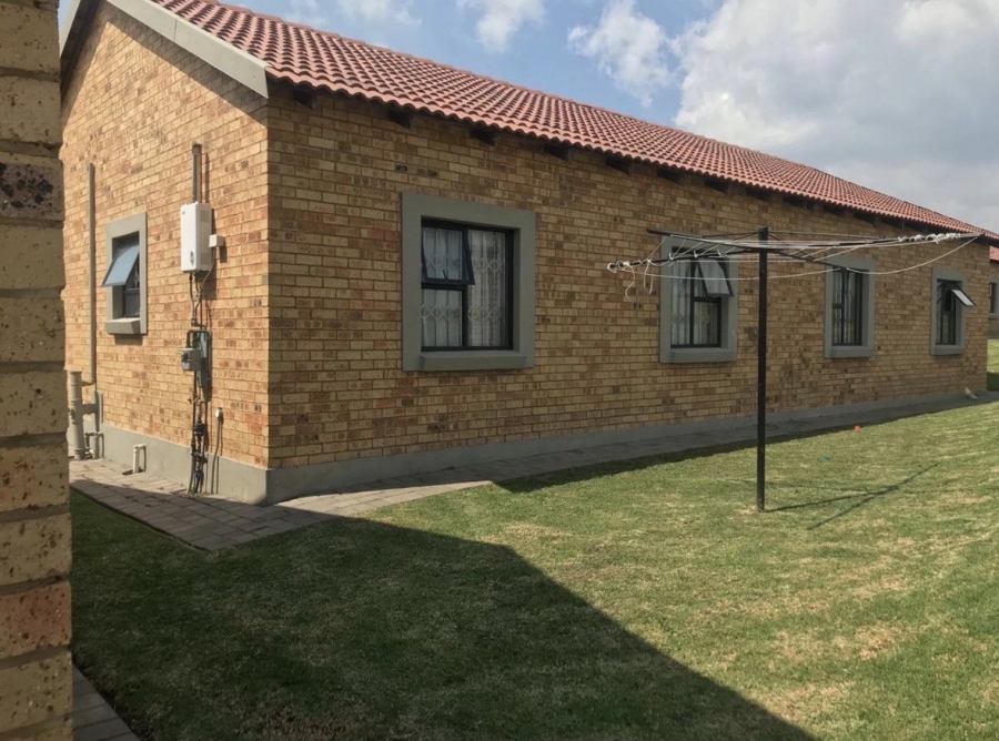 To Let 3 Bedroom Property for Rent in Terra Nova Mpumalanga