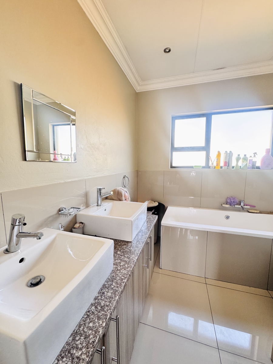 3 Bedroom Property for Sale in Ben Fleur Mpumalanga