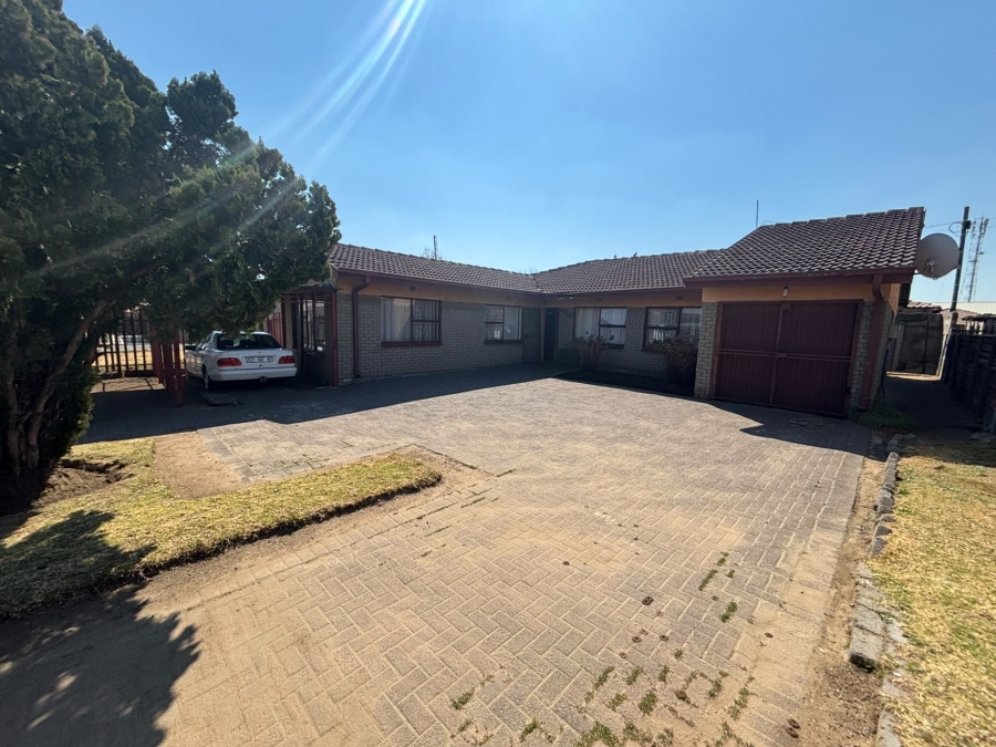 4 Bedroom Property for Sale in Embalenhle Mpumalanga