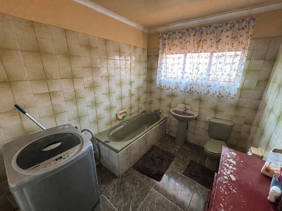 4 Bedroom Property for Sale in Embalenhle Mpumalanga