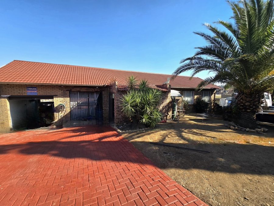 5 Bedroom Property for Sale in Tasbet Park Ext 1 Mpumalanga