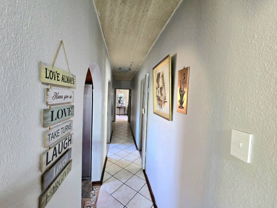 5 Bedroom Property for Sale in Tasbet Park Ext 1 Mpumalanga