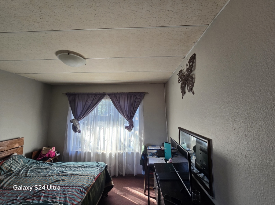 5 Bedroom Property for Sale in Tasbet Park Ext 1 Mpumalanga