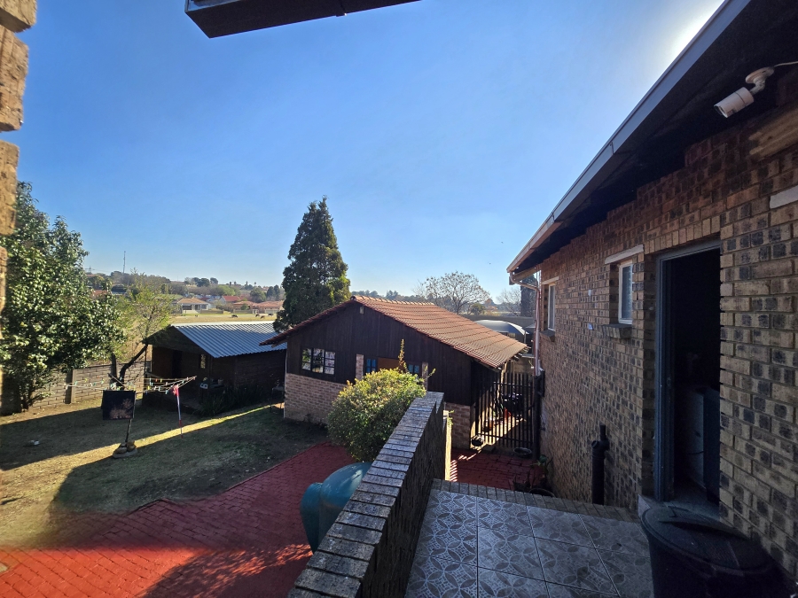 5 Bedroom Property for Sale in Tasbet Park Ext 1 Mpumalanga