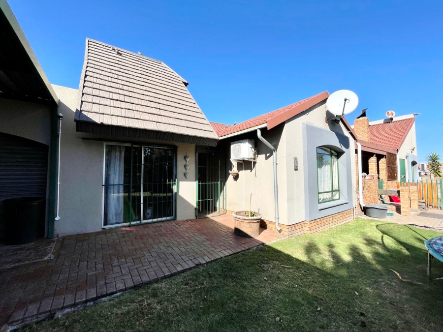 To Let 2 Bedroom Property for Rent in Secunda Mpumalanga