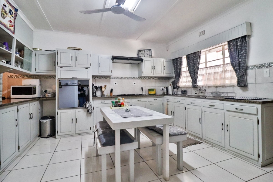 6 Bedroom Property for Sale in West Acres Mpumalanga