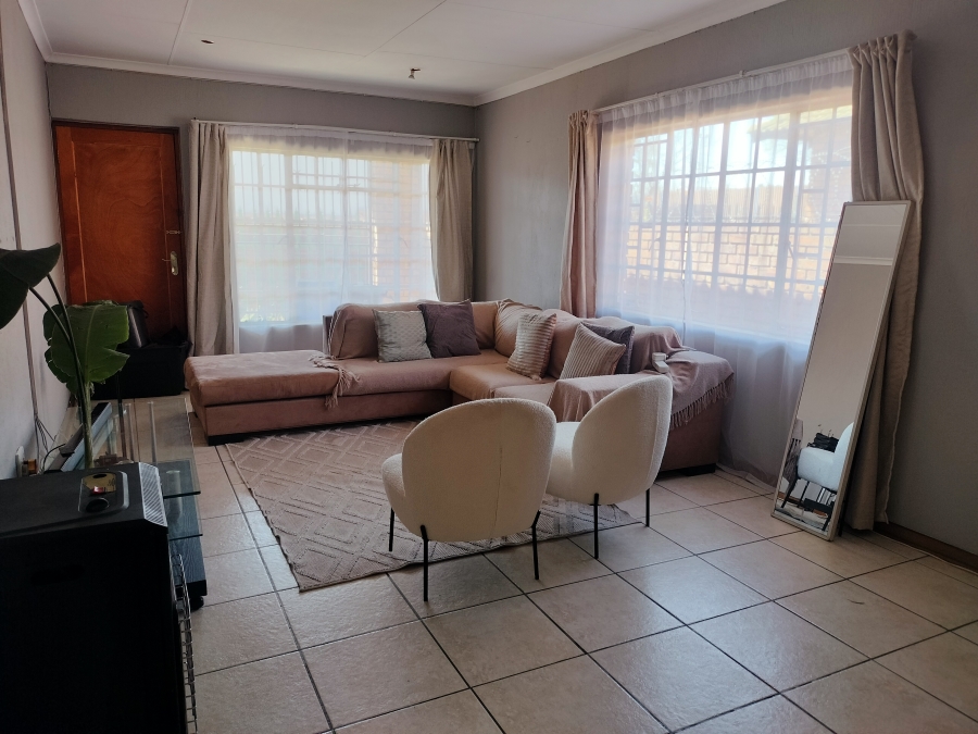 2 Bedroom Property for Sale in Witbank Ext 10 Mpumalanga