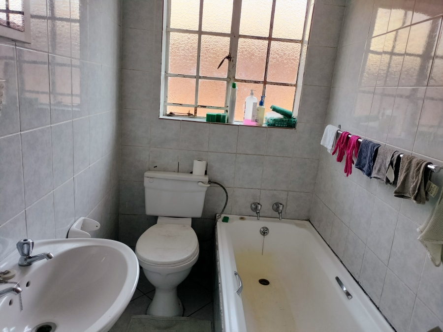 2 Bedroom Property for Sale in Witbank Ext 10 Mpumalanga