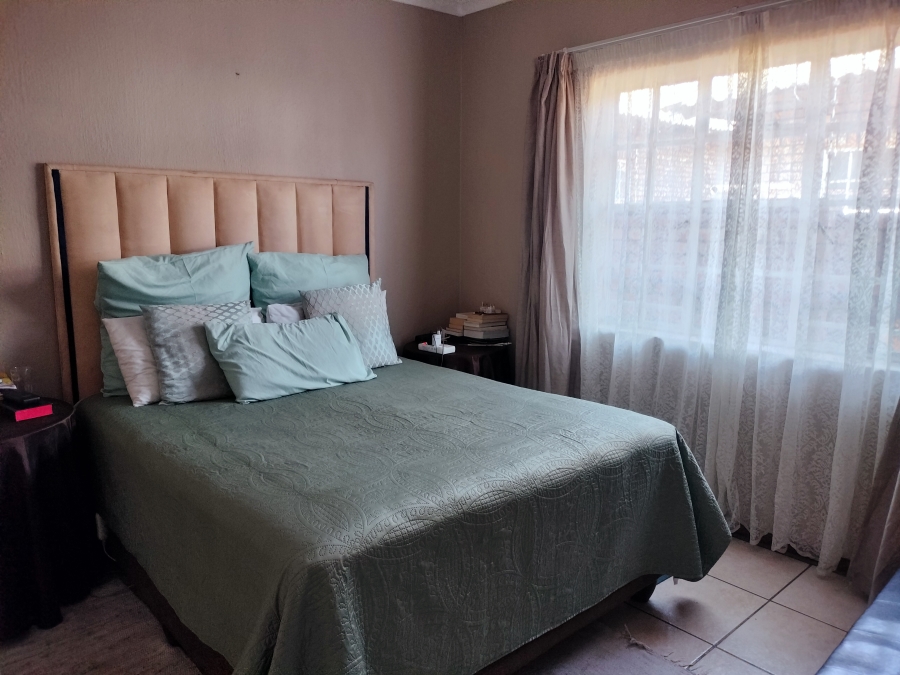 2 Bedroom Property for Sale in Witbank Ext 10 Mpumalanga