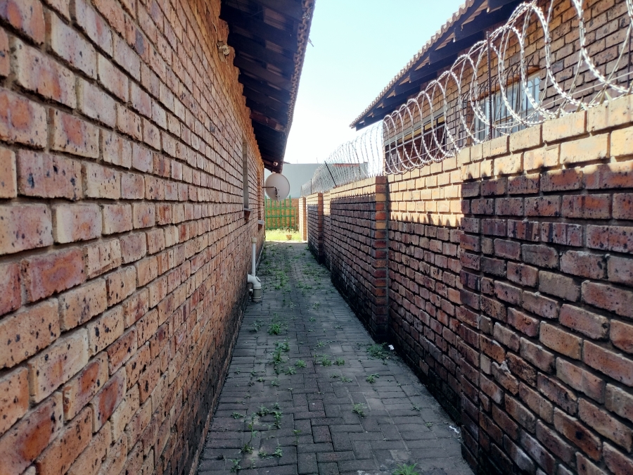 2 Bedroom Property for Sale in Witbank Ext 10 Mpumalanga