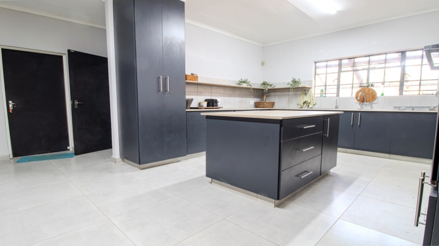 4 Bedroom Property for Sale in Marloth Park Mpumalanga