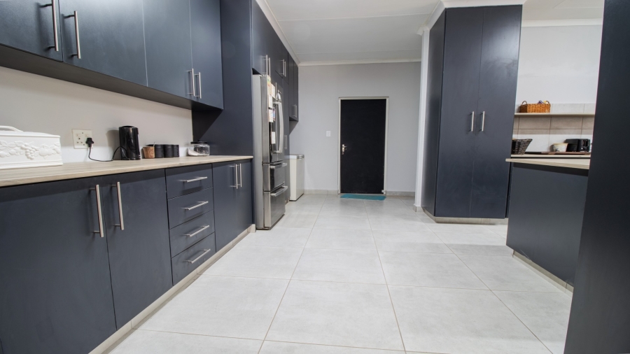 4 Bedroom Property for Sale in Marloth Park Mpumalanga