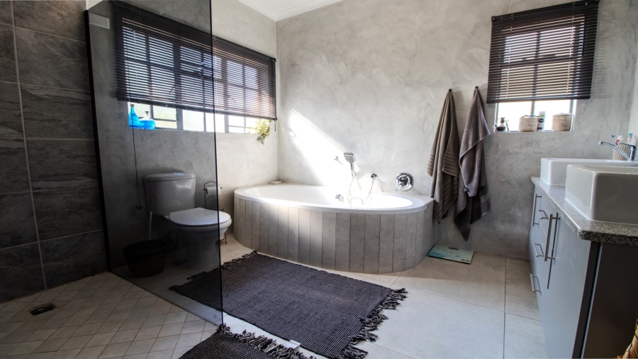 4 Bedroom Property for Sale in Marloth Park Mpumalanga