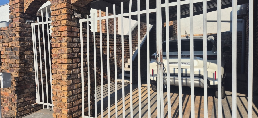 2 Bedroom Property for Sale in Sonheuwel Mpumalanga