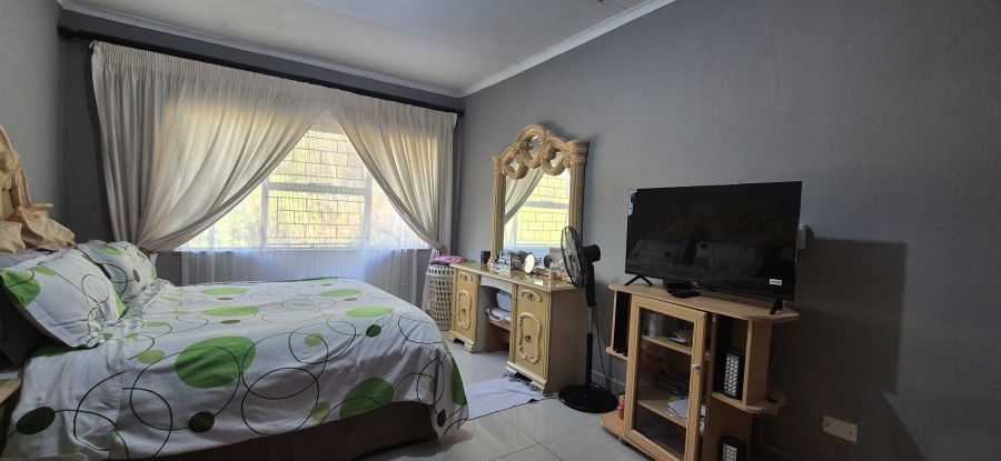 2 Bedroom Property for Sale in Sonheuwel Mpumalanga