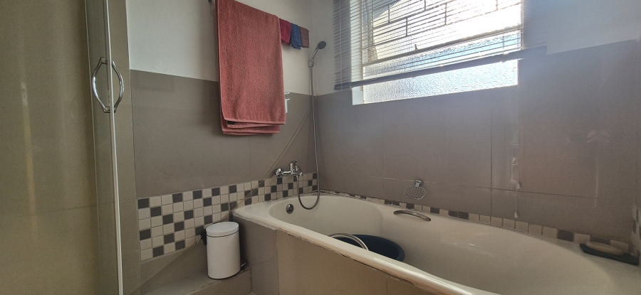 2 Bedroom Property for Sale in Sonheuwel Mpumalanga
