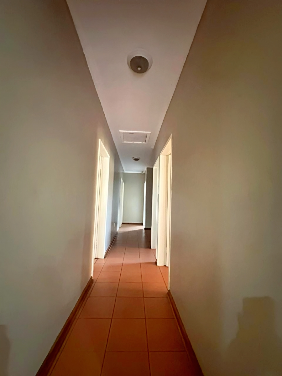 To Let 5 Bedroom Property for Rent in Reyno Ridge Mpumalanga