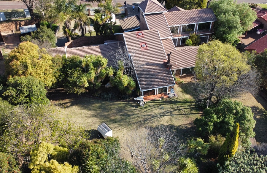 To Let 5 Bedroom Property for Rent in Reyno Ridge Mpumalanga