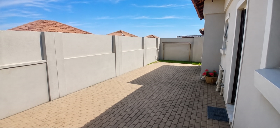 To Let 3 Bedroom Property for Rent in Terra Nova Mpumalanga