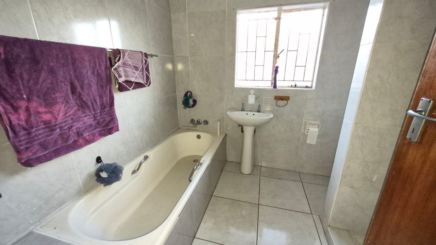 To Let 3 Bedroom Property for Rent in Model Park Mpumalanga
