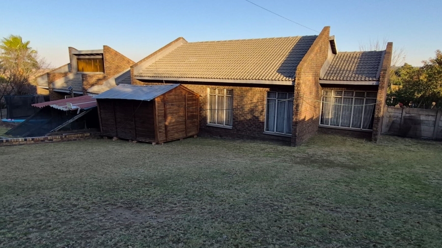 To Let 3 Bedroom Property for Rent in Model Park Mpumalanga