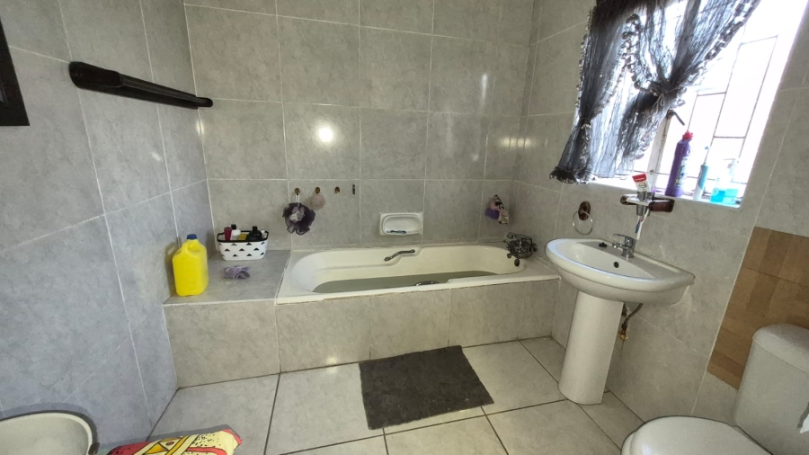To Let 3 Bedroom Property for Rent in Model Park Mpumalanga