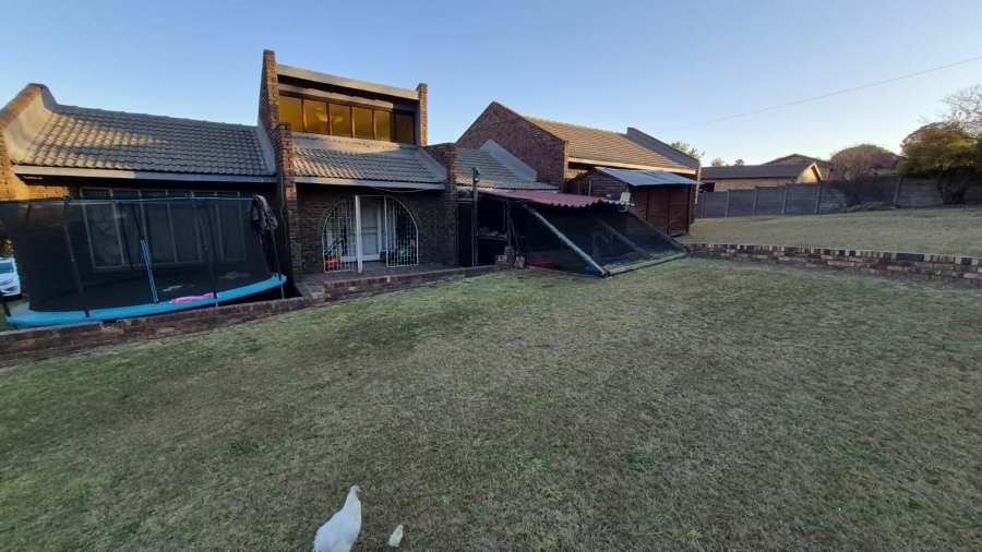 To Let 3 Bedroom Property for Rent in Model Park Mpumalanga