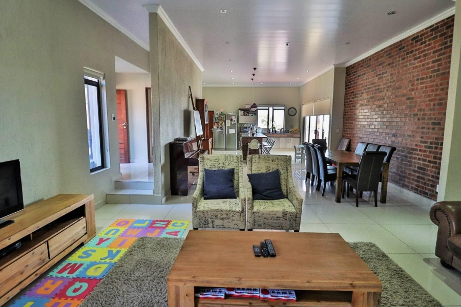 To Let 4 Bedroom Property for Rent in Sonheuwel Mpumalanga