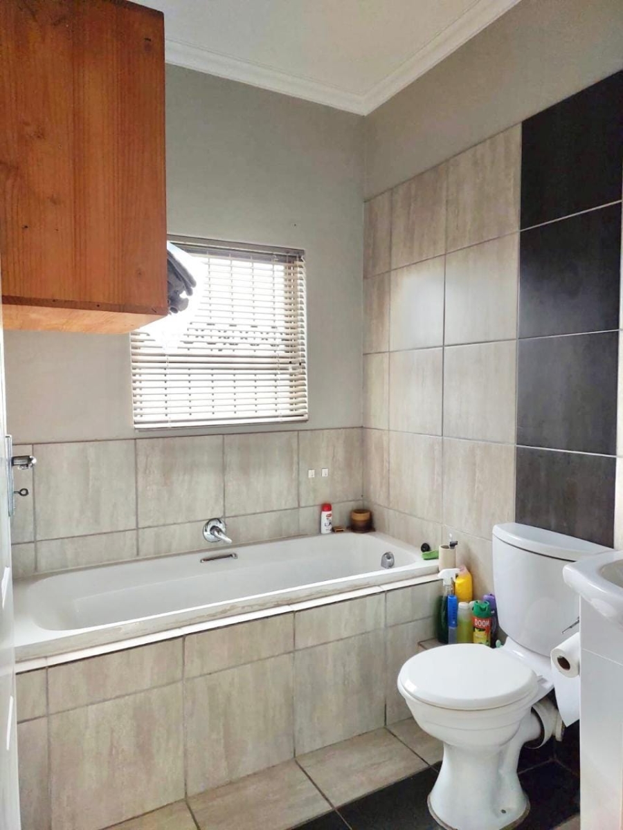 To Let 3 Bedroom Property for Rent in Terra Nova Mpumalanga