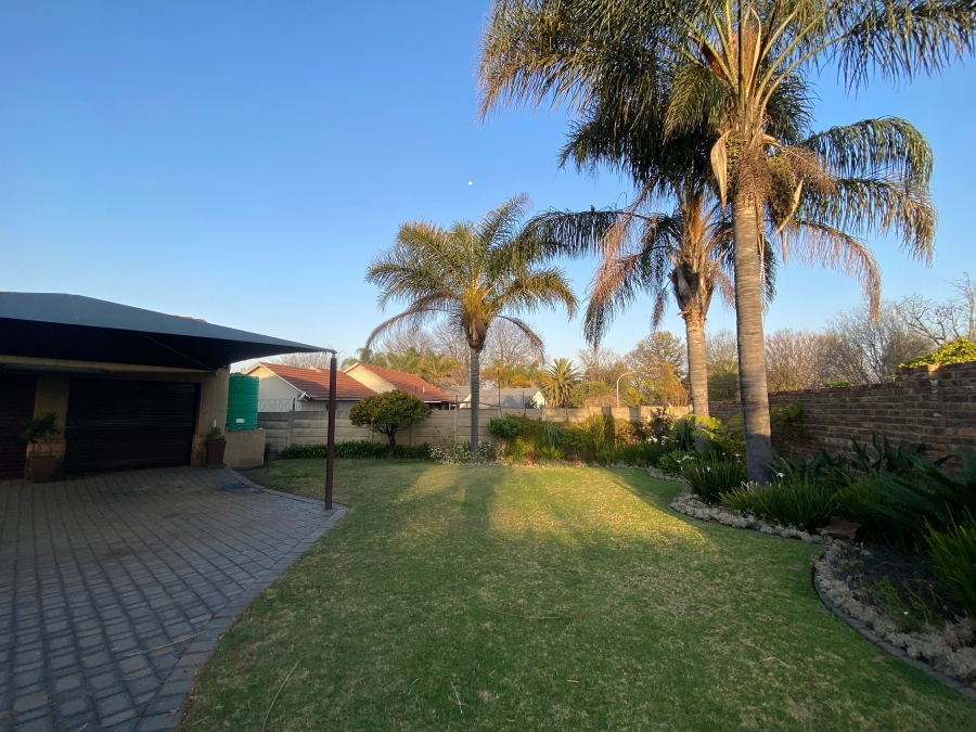 5 Bedroom Property for Sale in Jackaroo Park Mpumalanga
