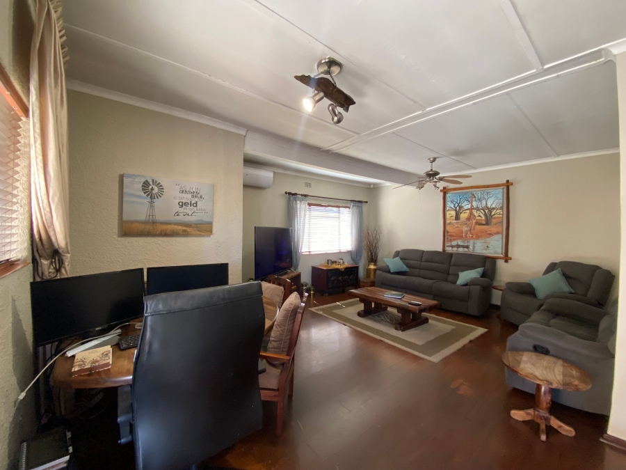 5 Bedroom Property for Sale in Jackaroo Park Mpumalanga