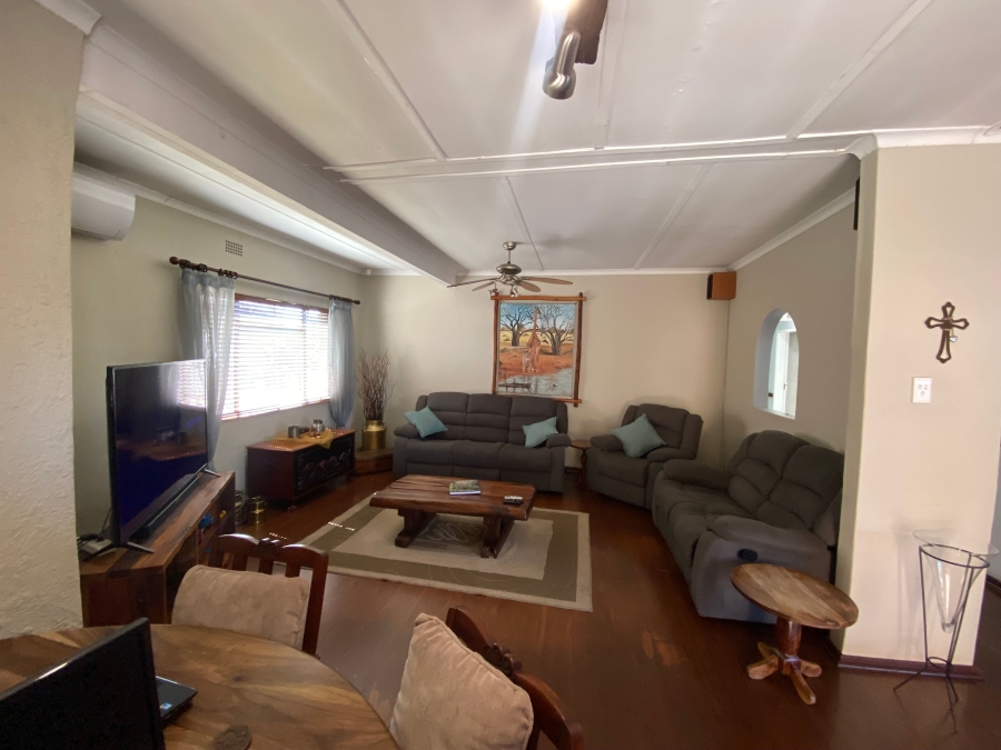 5 Bedroom Property for Sale in Jackaroo Park Mpumalanga