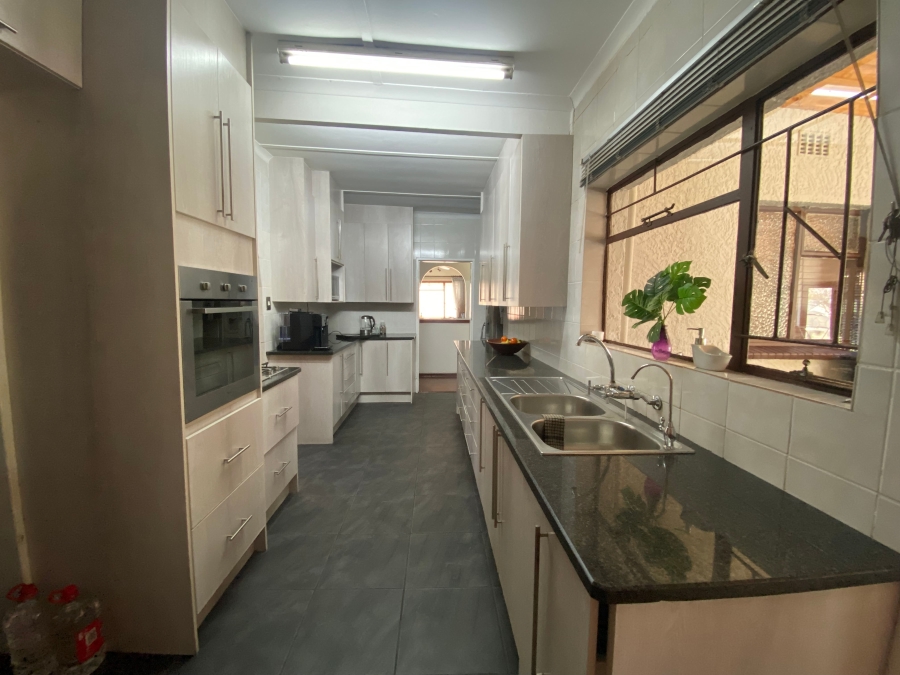 5 Bedroom Property for Sale in Jackaroo Park Mpumalanga