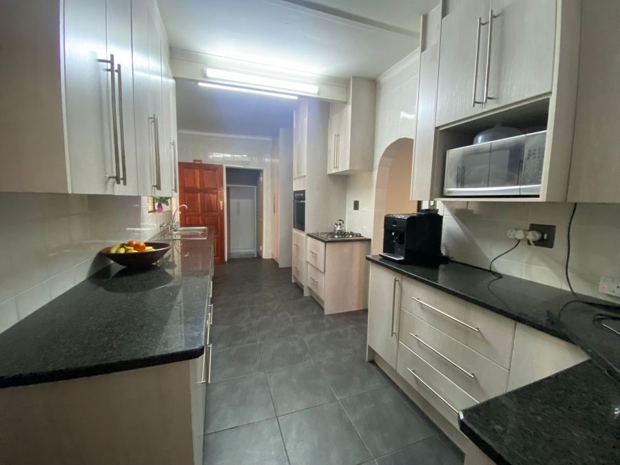 5 Bedroom Property for Sale in Jackaroo Park Mpumalanga