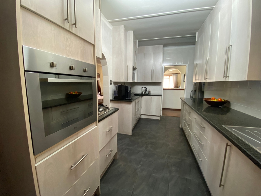 5 Bedroom Property for Sale in Jackaroo Park Mpumalanga