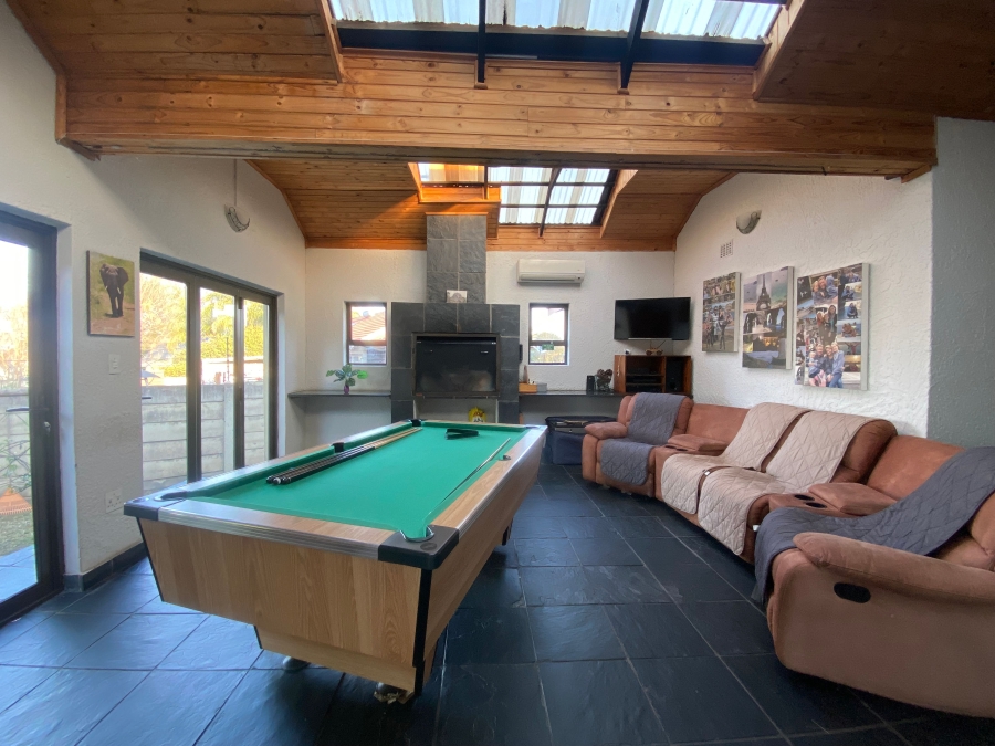 5 Bedroom Property for Sale in Jackaroo Park Mpumalanga