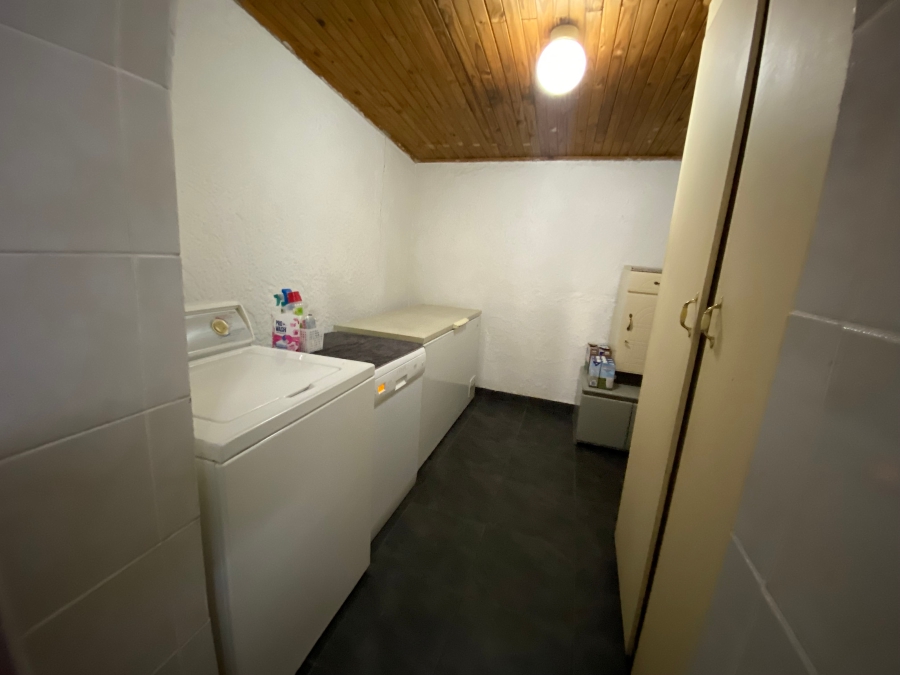 5 Bedroom Property for Sale in Jackaroo Park Mpumalanga