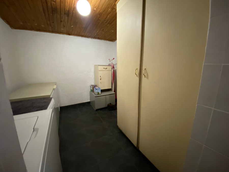 5 Bedroom Property for Sale in Jackaroo Park Mpumalanga