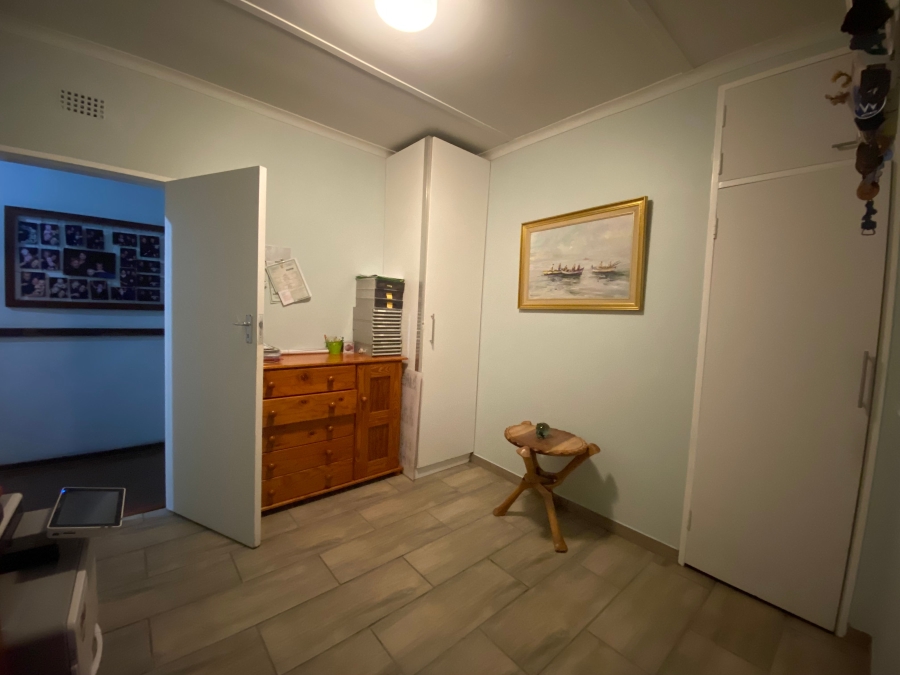 5 Bedroom Property for Sale in Jackaroo Park Mpumalanga