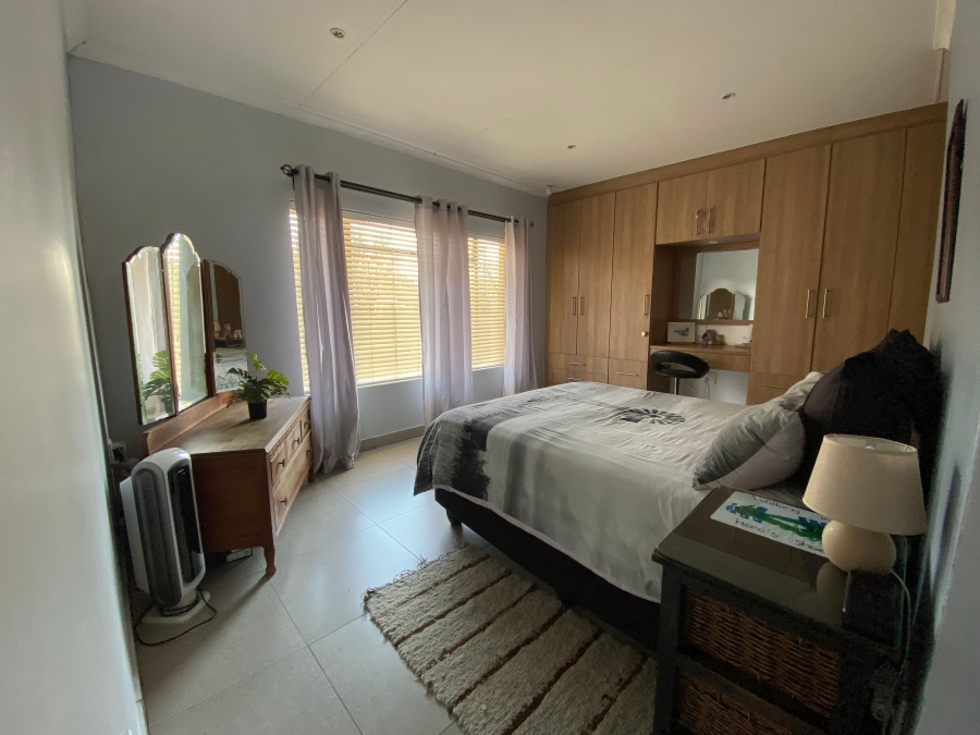 5 Bedroom Property for Sale in Jackaroo Park Mpumalanga
