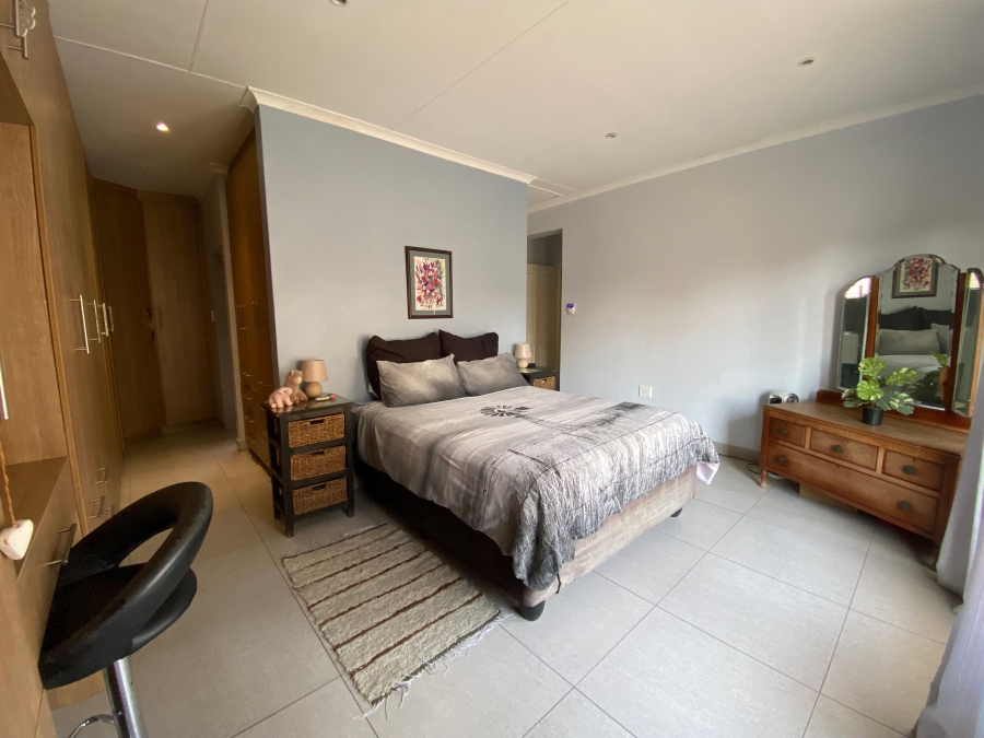 5 Bedroom Property for Sale in Jackaroo Park Mpumalanga