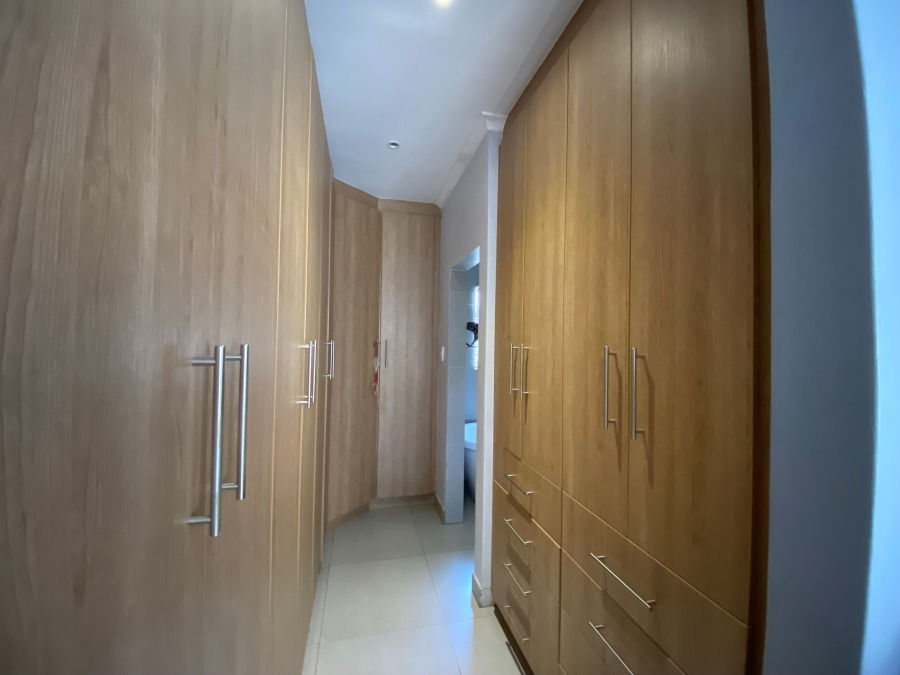 5 Bedroom Property for Sale in Jackaroo Park Mpumalanga