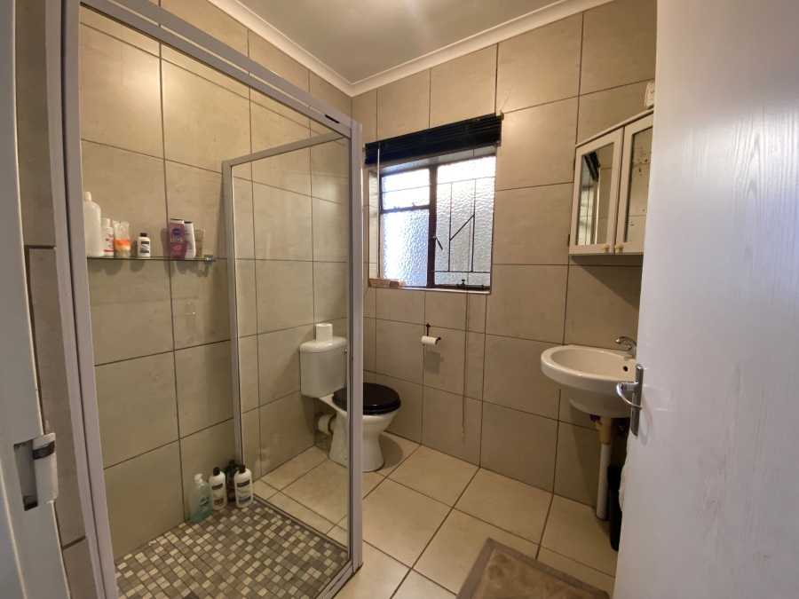 5 Bedroom Property for Sale in Jackaroo Park Mpumalanga