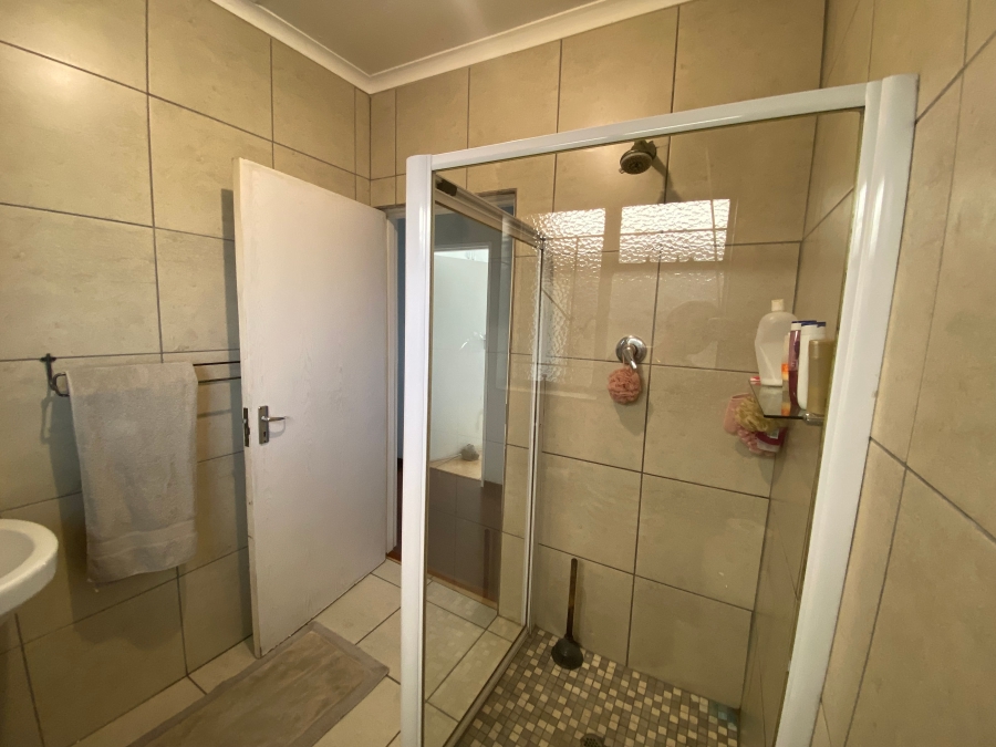 5 Bedroom Property for Sale in Jackaroo Park Mpumalanga