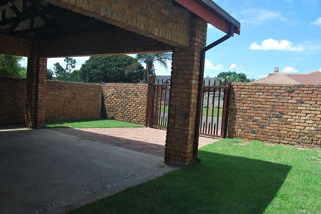5 Bedroom Property for Sale in Jackaroo Park Mpumalanga