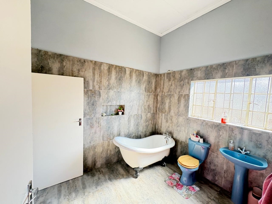 5 Bedroom Property for Sale in Piet Retief Mpumalanga