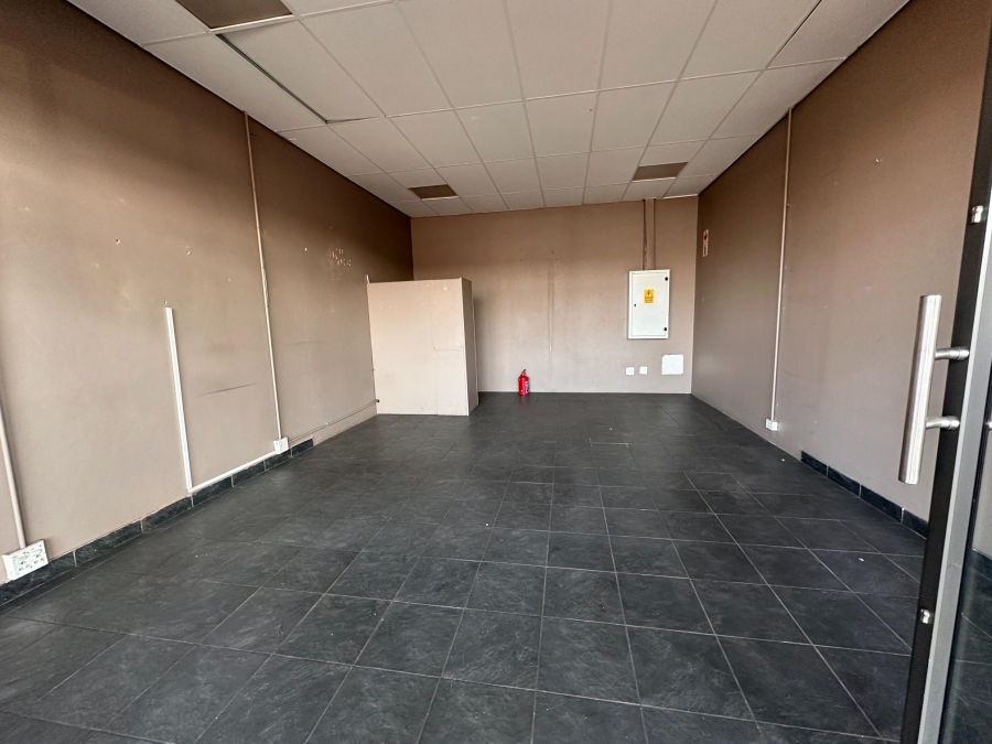 To Let Commercial Property for Rent in Reyno Ridge Mpumalanga