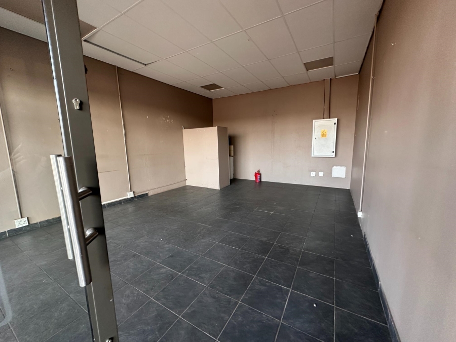 To Let Commercial Property for Rent in Reyno Ridge Mpumalanga