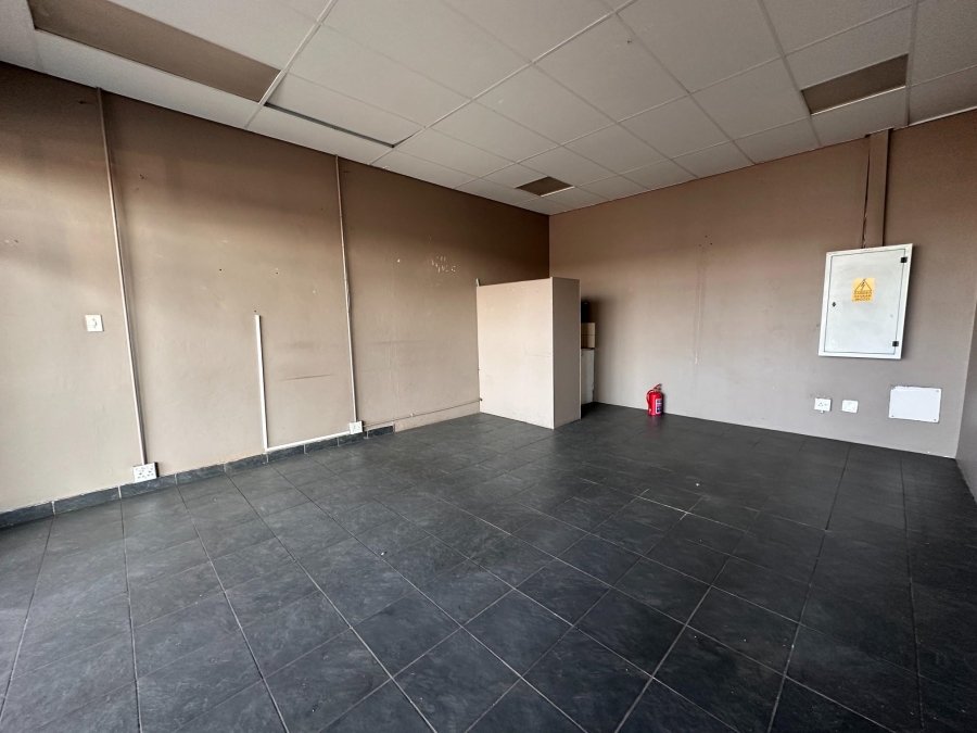 To Let Commercial Property for Rent in Reyno Ridge Mpumalanga