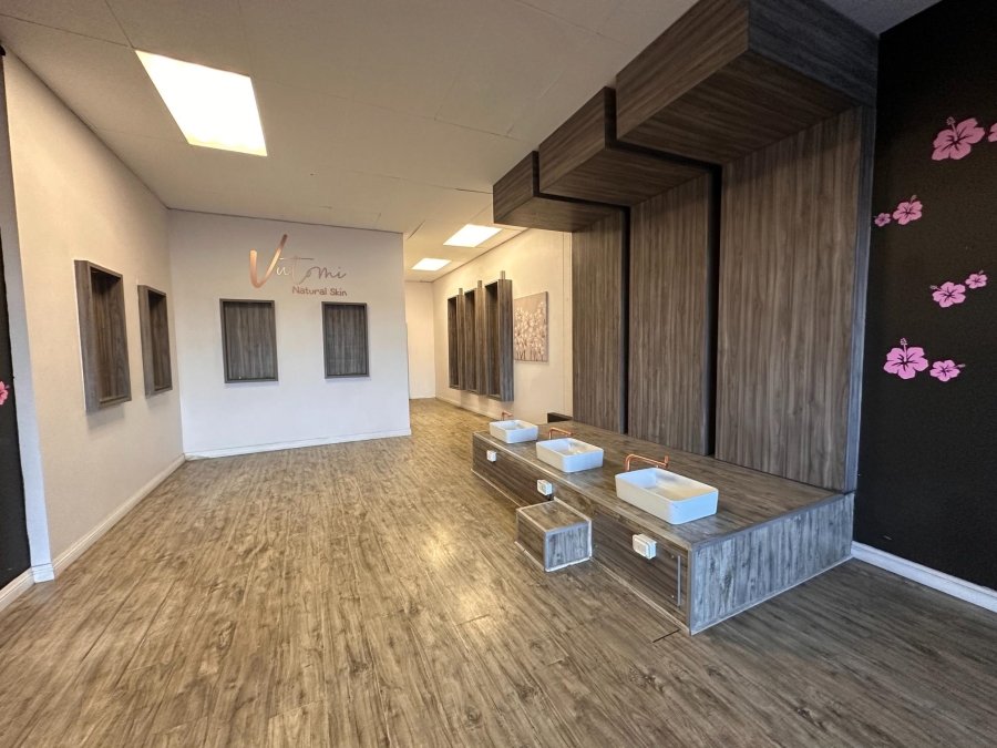 To Let Commercial Property for Rent in Reyno Ridge Mpumalanga